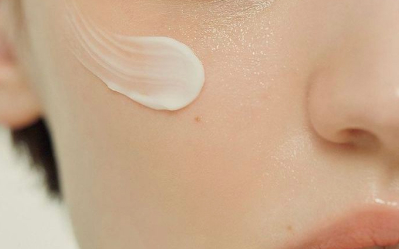 Retinol nên kết hợp với kem dưỡng ẩm nào là tốt?