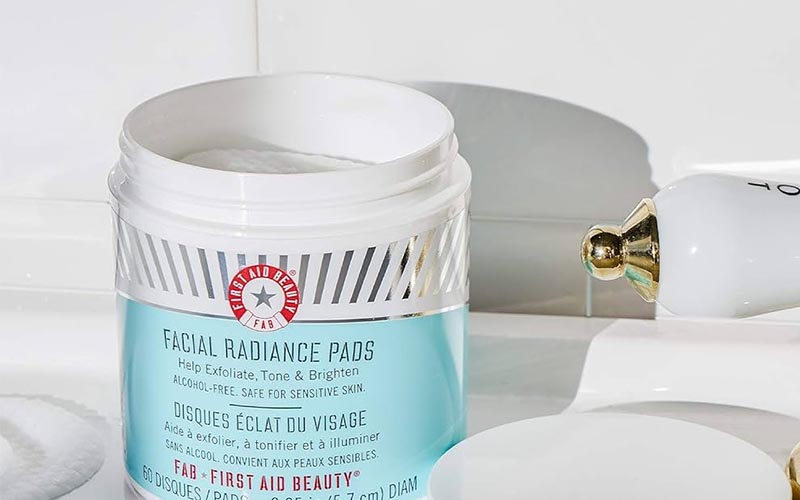 First Aid Beauty Facial Radiance Pads