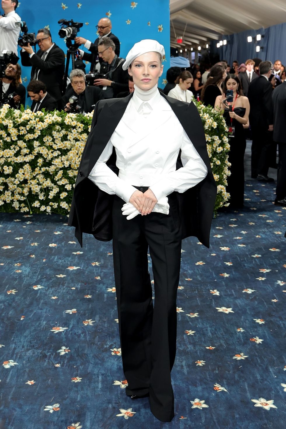 Hunter Schafer tranng phục đẹp nhất met Gala 2025